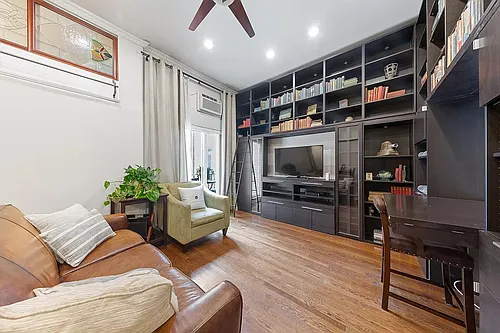 921 N La Salle Dr #10 Photo 1