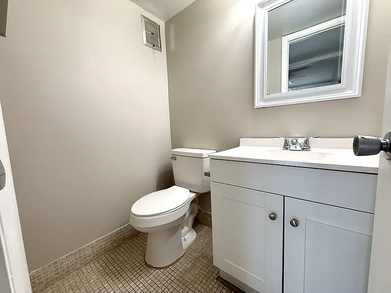 93 Sheffield St E #93-D — Photo 33