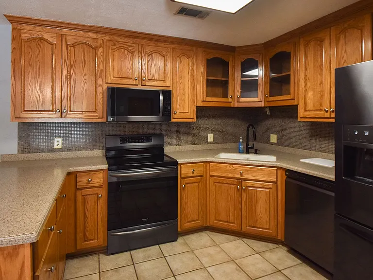 555 Shady Acres Dr — Photo 34