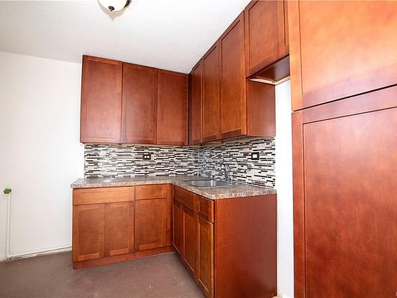 3rd image of 920 Metcalf Ave APT 7B