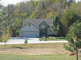 4320 Rebecca Ln, Wamego, KS 66547