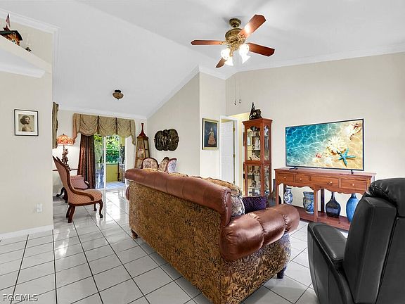 3rd image of 1433 SE 13th Ter