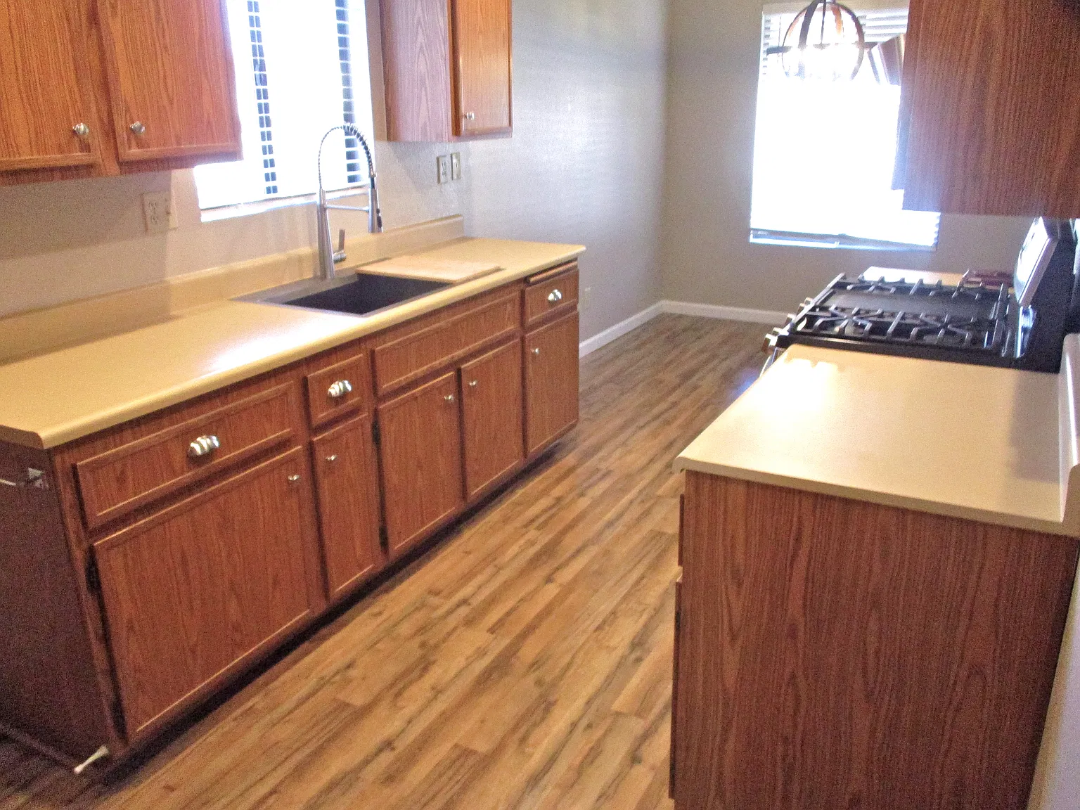 2 bed, 977 sqft, $2,050 — Photo 4