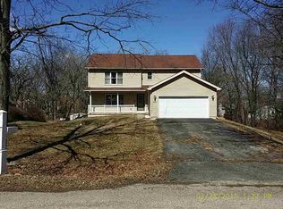 8904 Highland Dr, Wonder Lake, IL 60097