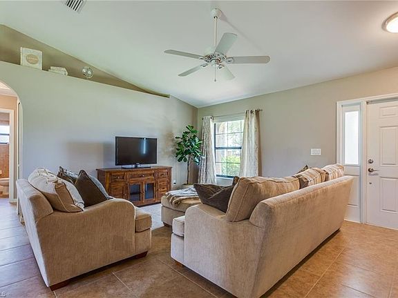 2nd image of 238 NE 10th Pl