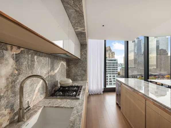 125 Greenwich Street image 3 of 19