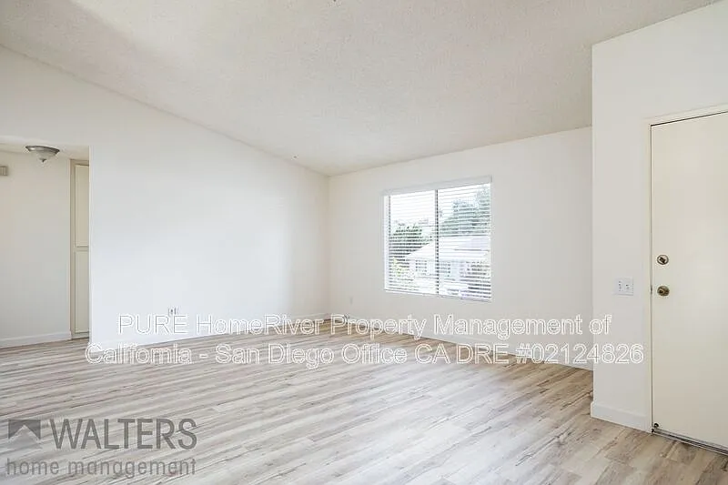 3 bed, 2.0 bath, 1345 sqft, $3,895 — Photo 2