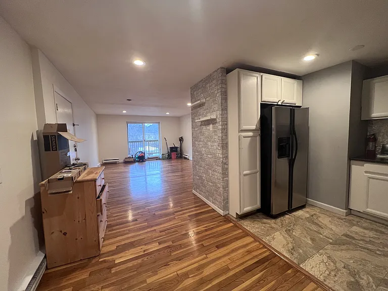 50 Seymour St #8 — Photo 3