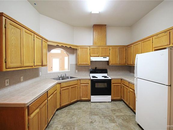 5th image of 2404 Ulex Ave