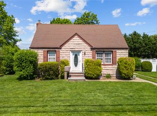 383 Chestnut Ave, East Meadow, NY 11554