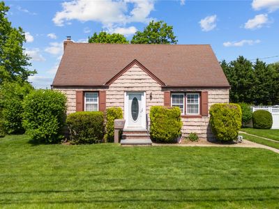 383 Chestnut Avenue, East Meadow, NY, 11554