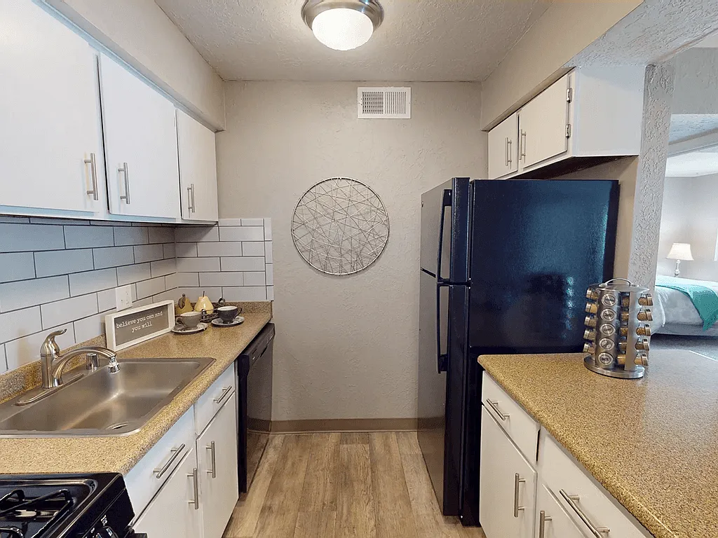 Wyoming Place Apartments — Photo 3