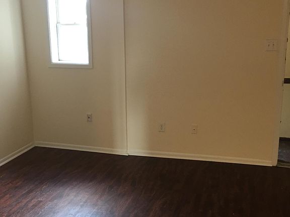 3rd image of 1225 Belmont Ave APT 3