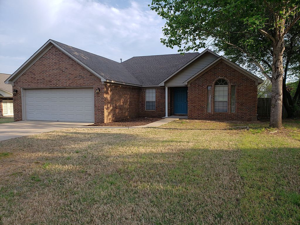 38 Wadesfield Dr - Property Image