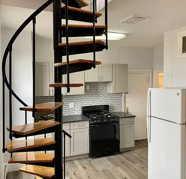 597 4th Ave #3R — Photo 1