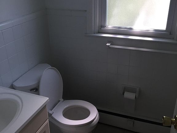 4th image of 1349 E Hunting Park Ave Floor 2