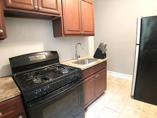 2nd image of 18 E 21st St APT A2