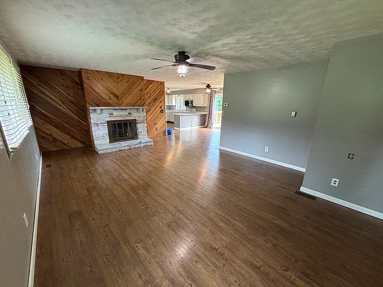 5650 Wallingford Rd — Photo 5