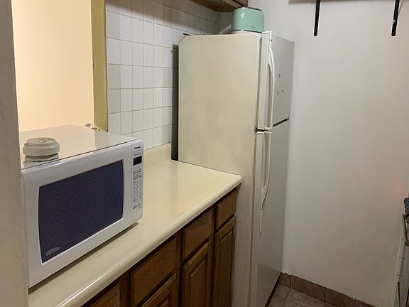 4th image of 240 E 112th St #1