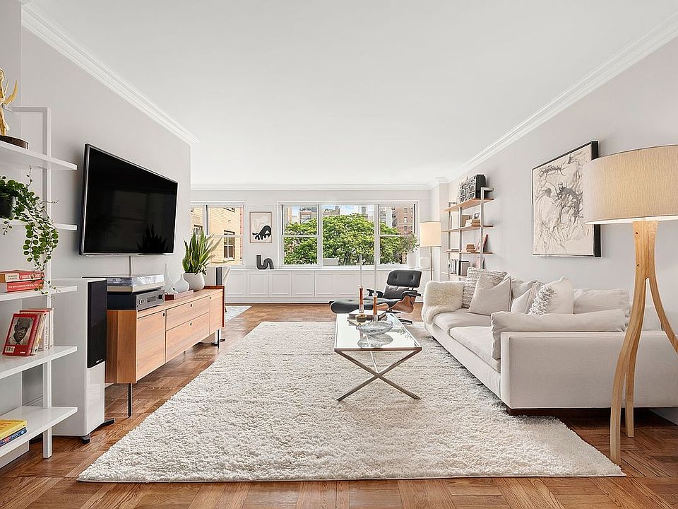 1st image of 20 E 9th St #9X