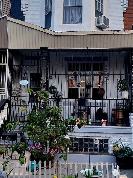 1st image of 644 E Hilton St