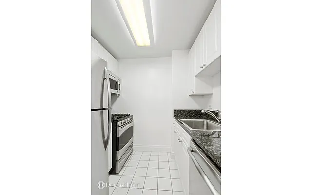 Rented by Douglas Elliman | media 10