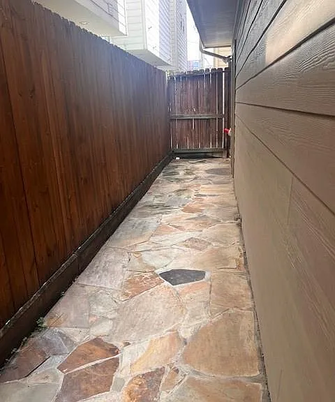 2304 Jackson St — Photo 22