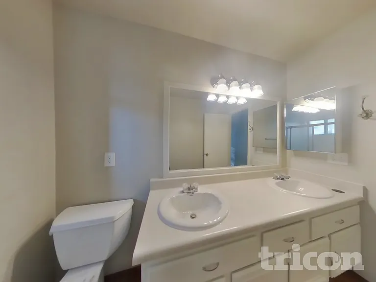 709 Honeybee Ct — Photo 9