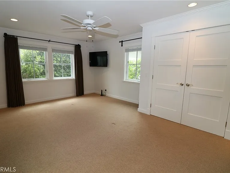 334 Cypress Dr — Photo 12