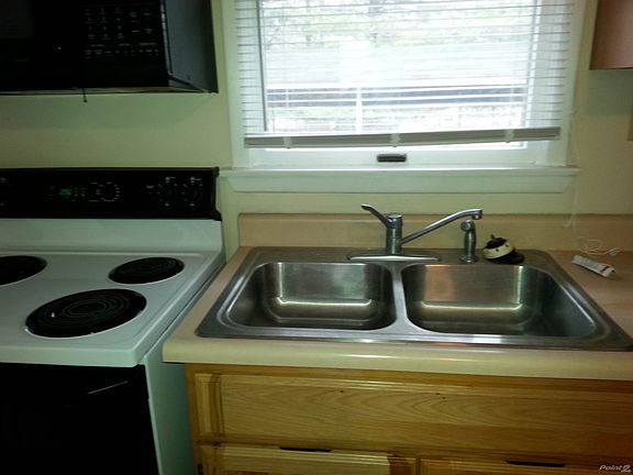 2nd image of 402 S Green St