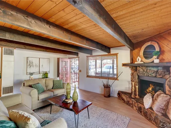 932 Hemlock Ln, Big Bear City, CA 92314