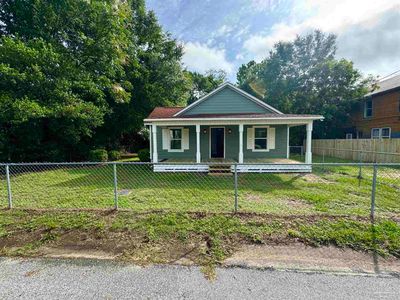 424 Front St, Century, FL, 32535