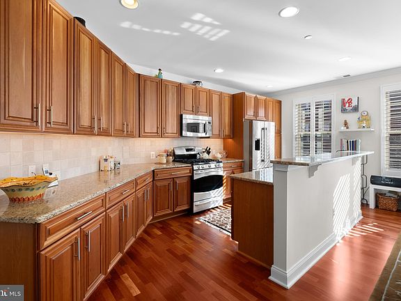 5th image of 800 Admirals Way Unit 1825