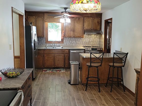 3rd image of 107 Brandy Ct