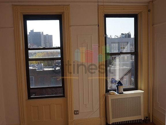 5th image of 209 12th St APT 4L