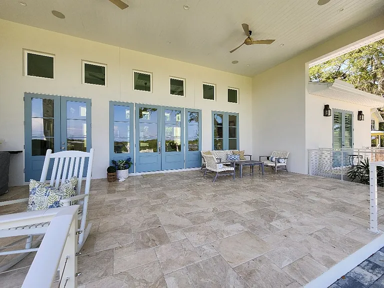 224 N Riverside Dr — Photo 42