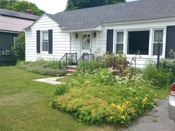 30 Spruce St, East Millinocket, ME 04430