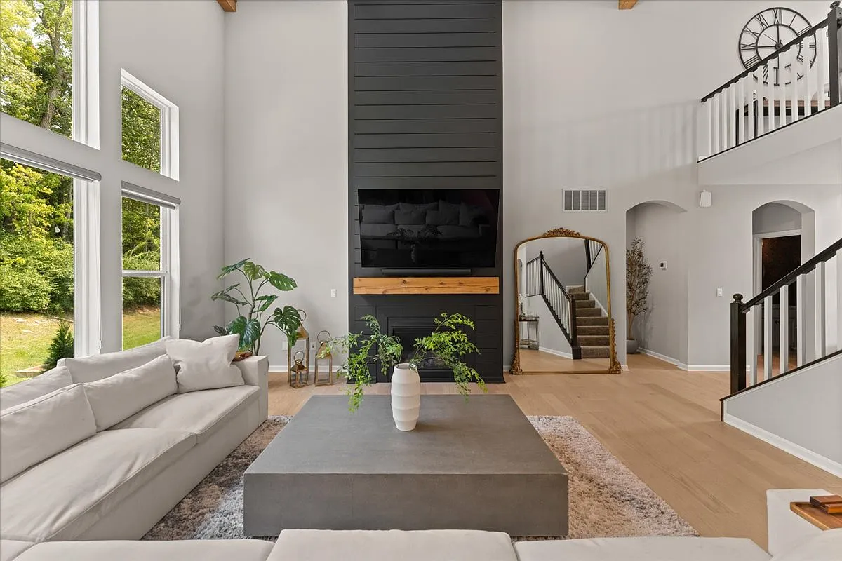 4 bed, 3.5 bath, 3122 sqft, $3,500 — Photo 4