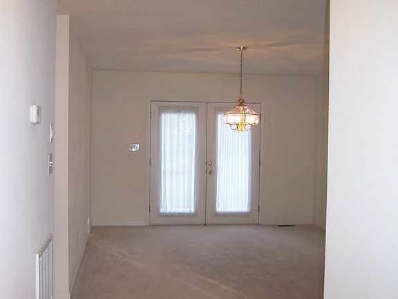 5th image of 123 Buck Shoals Cir