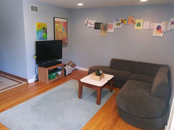 5th image of 3821 W Morse Ave #2