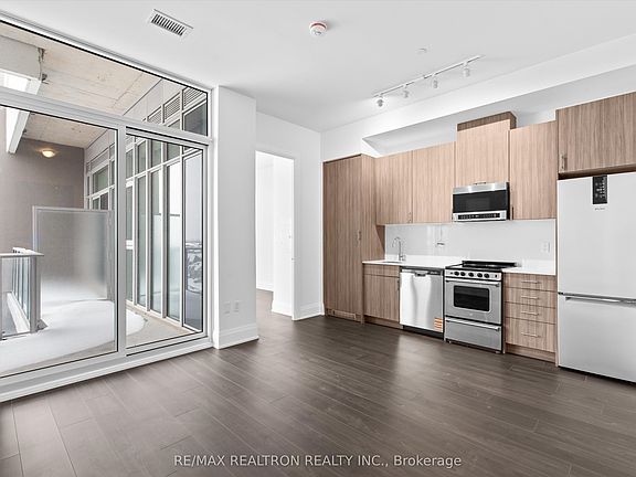 4th image of 412 Silver Maple Rd #Penthouse 120