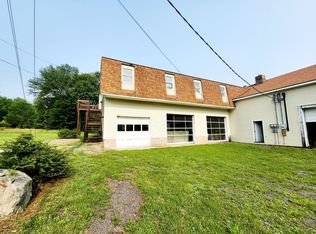 520-524 Post Hill Rd #202, Henryville, PA 18332