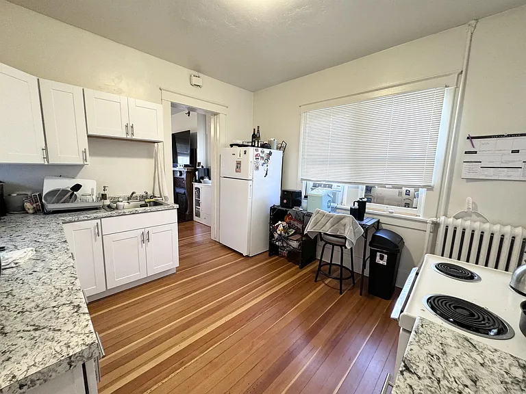 145 W 200 S — Photo 5