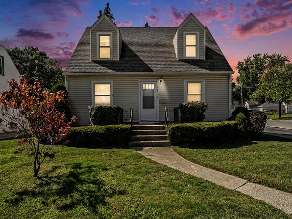 18302 Roy St, Lansing, IL 60438