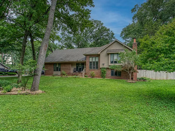 4370 E Whitehall Drive, Springfield, MO 65809