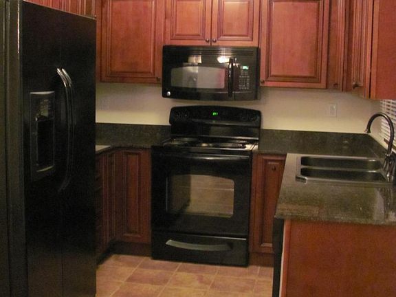 5th image of 1817 Parkview Dr