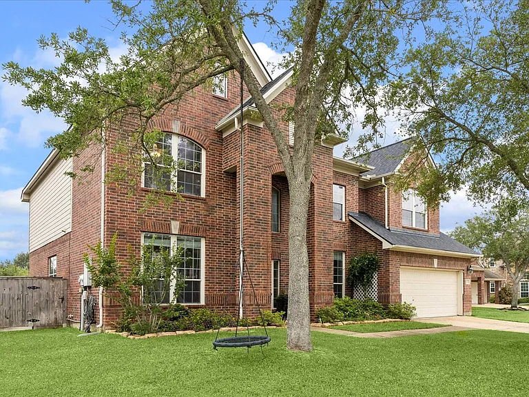 1125 Shady Knoll Ln — Photo 38
