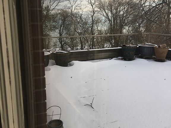 5th image of 2409 N Wahl Ave #2