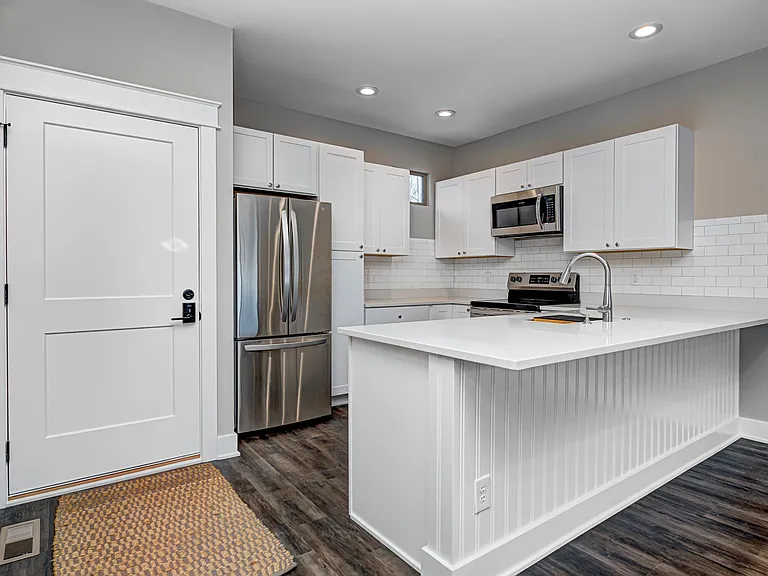 2528 Broadway St #B — Photo 4