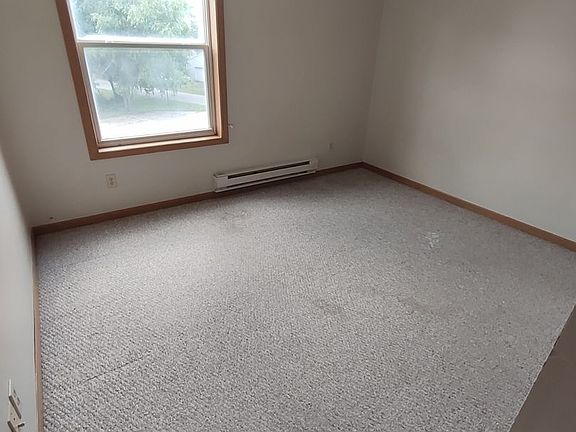 3rd image of 124 Earl St APT 12